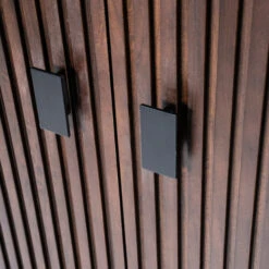 Donkerbruine Kast Met Houten Latjes -BEPUREHOME Winkel eleonora remi donkerbruine kast met houten latjes 06