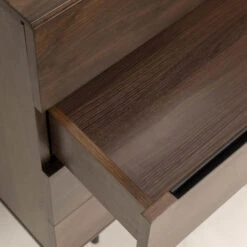 Walnoothouten Ladekast 16 Walnoothouten Ladekast -BEPUREHOME Winkel kave home cutt walnoothouten ladekast 06