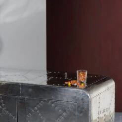 Dressoir Zilver Aluminium 10 Dressoir Zilver Aluminium -BEPUREHOME Winkel lavis witold zilveren wandkast van aluminium 04