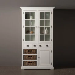 Landelijke Vitrinekast Met Manden