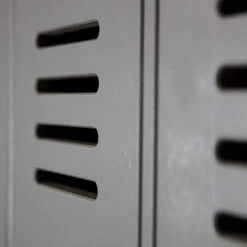 WOOOD Hoge Lockerkast Van Grenen -BEPUREHOME Winkel woood stijn hoge lockerkast van grenen 09